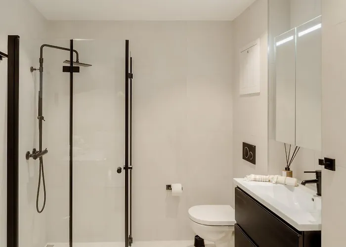 The Company- Frogner